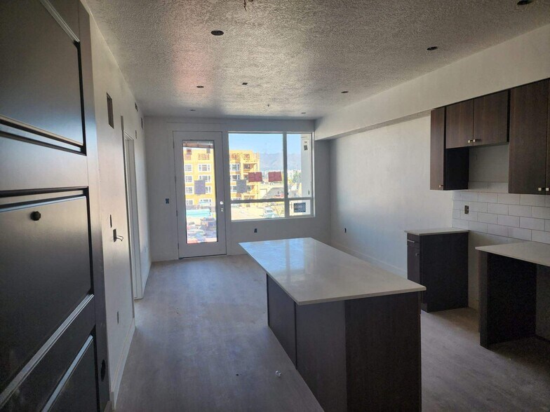 More Photos Of 1925 W North Temple, Salt Lake City Apartments For Lease