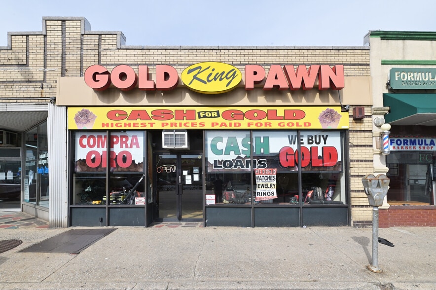 More Photos Of 24-26 W Merrick Rd, Freeport Storefront For Sale