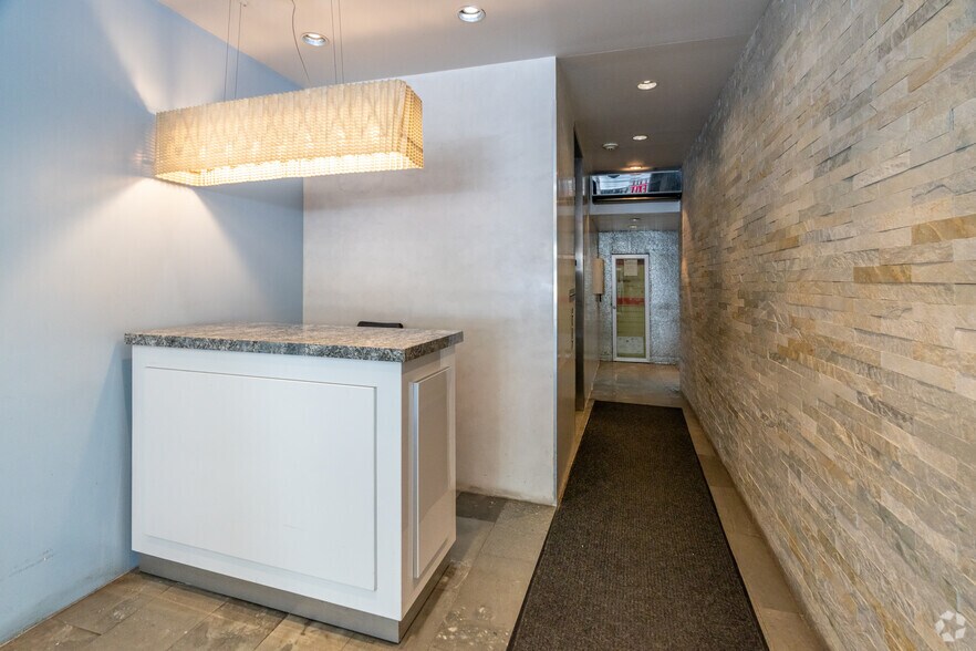 More Photos Of 226 E 54th St, New York Office For Sale