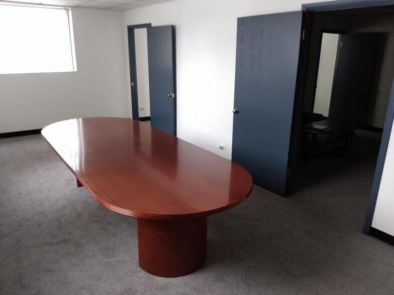More Photos Of 701 E Irving Park Rd, Roselle Office For Lease