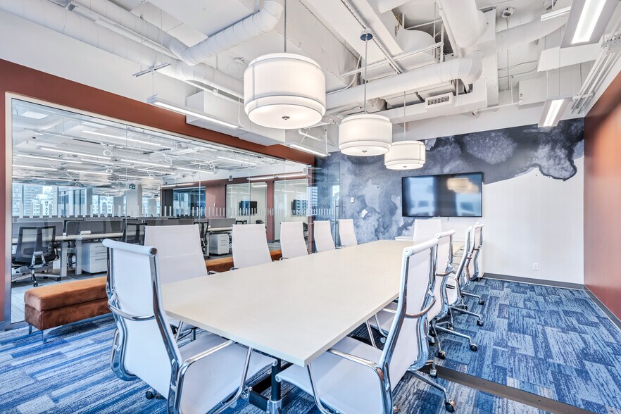 More Photos Of 225 King St W, Toronto Office For Lease