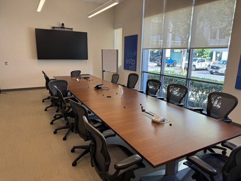 More Photos Of 185 N Wolfe Rd, Sunnyvale Research And Development For Lease