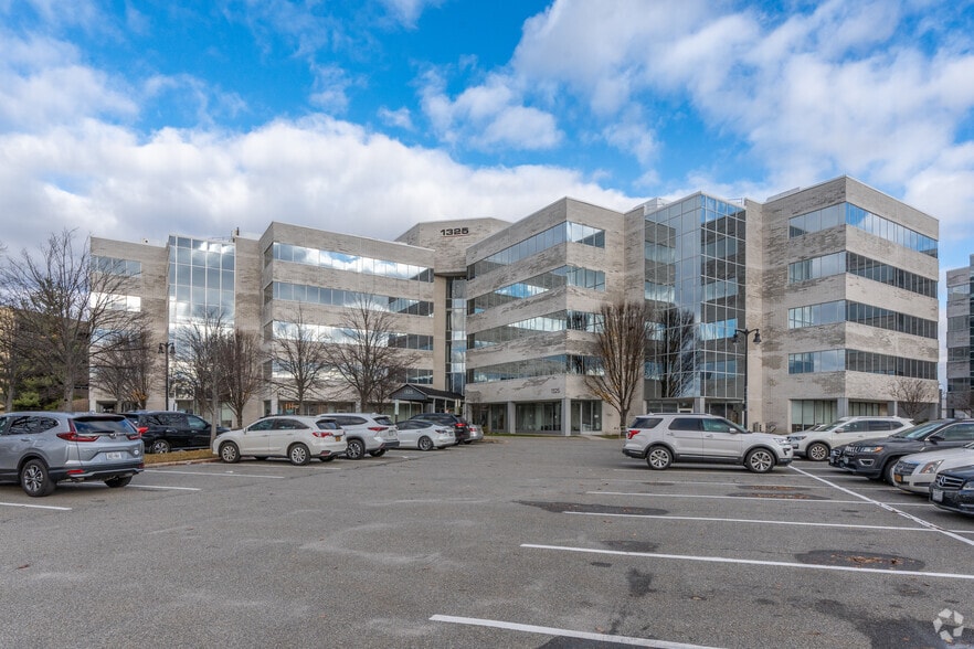 More Photos Of 1325 Franklin Ave, Garden City Office For Lease