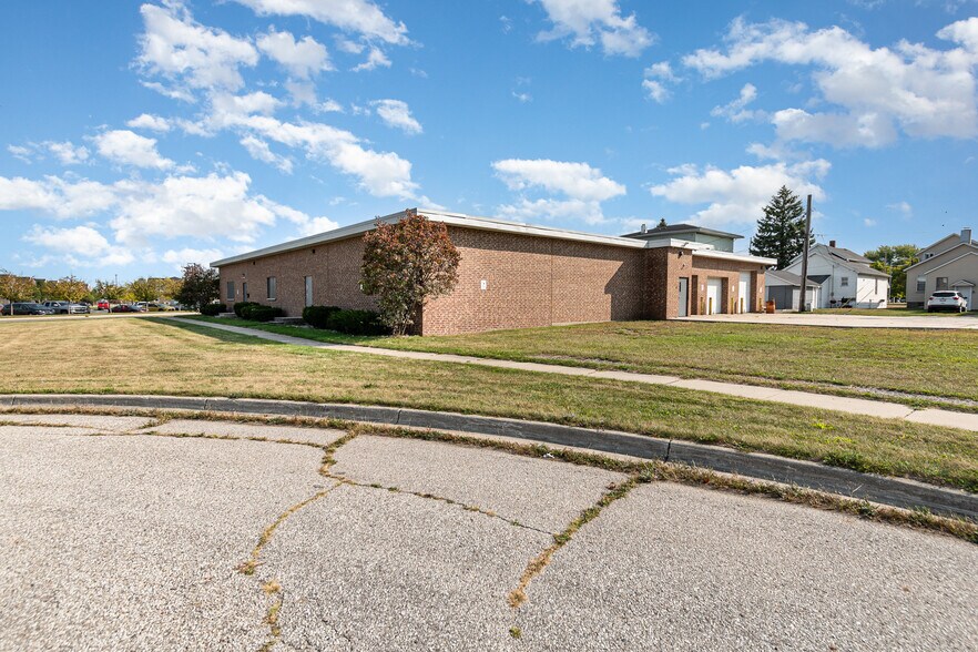 More Photos Of 200 N 13th St, Bay City Warehouse For Lease