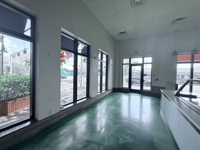 More Photos Of 101 S Federal Hwy, Boynton Beach Apartments For Lease