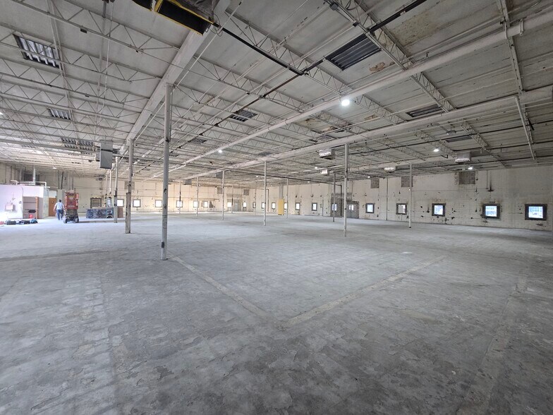 More Photos Of 2140 W Washington St, Orlando Warehouse For Lease