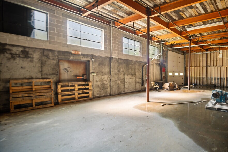 More Photos Of 277 E Main St, East Brookfield Warehouse For Sale