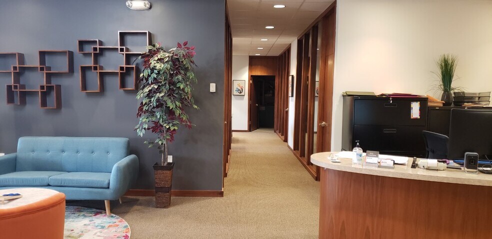 More Photos Of 115 S Court St, Crown Point Coworking Space