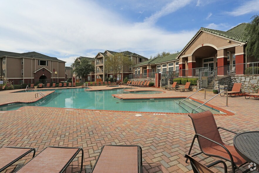 More Photos Of 215 Spencer Pl, Cayce Apartments For Sale