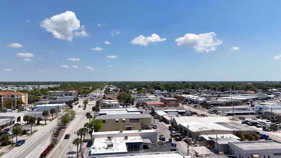 More Photos Of 448 E Venice Ave, Venice Freestanding For Lease