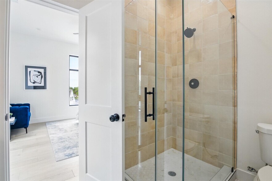 More Photos Of 426-430 E 8th St, Dallas Apartments For Sale