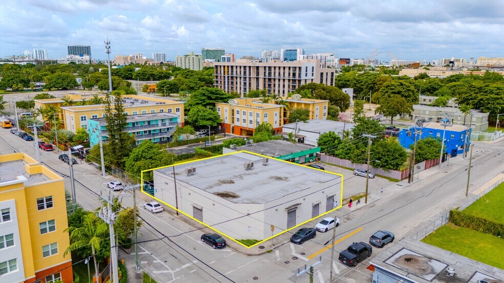 More Photos Of 702 NW 5th Ave, Miami Freestanding For Lease