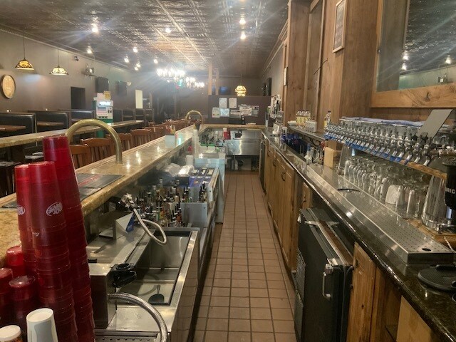 More Photos Of 1323 O St, Lincoln Bar For Lease