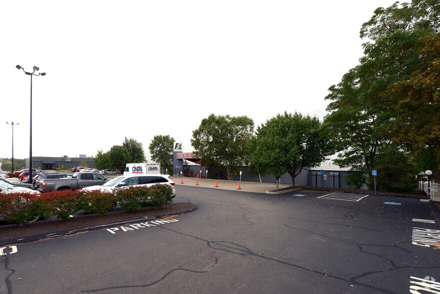 More Photos Of 290 Wood Rd, Braintree Racetrack For Sale