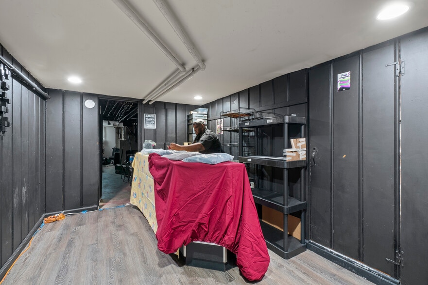 More Photos Of 28 E 25th St, Baltimore Storefront Retail Residential For Sale