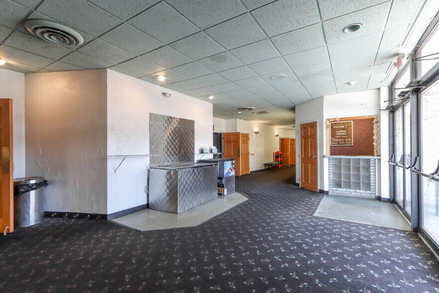 More Photos Of 1601 6th Ave, Stevens Point Freestanding For Lease
