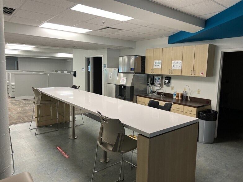 More Photos Of 8333 Bryan Dairy Rd, Largo Office For Sale