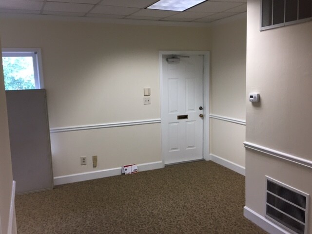 More Photos Of 1851 Peeler Rd, Dunwoody Office For Sale