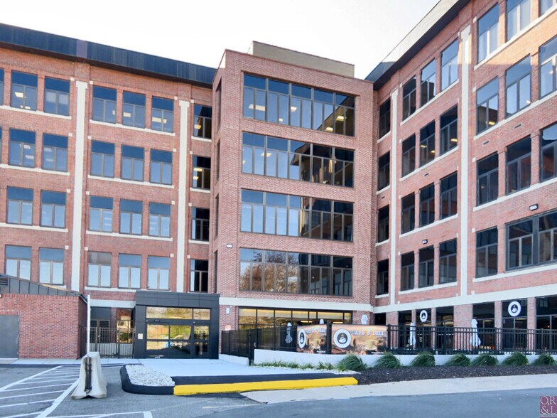 More Photos Of 10 Main St, Bristol Office For Lease