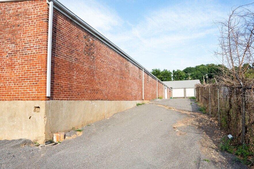 More Photos Of 1507 9th Ave, Knoxville Manufacturing For Lease