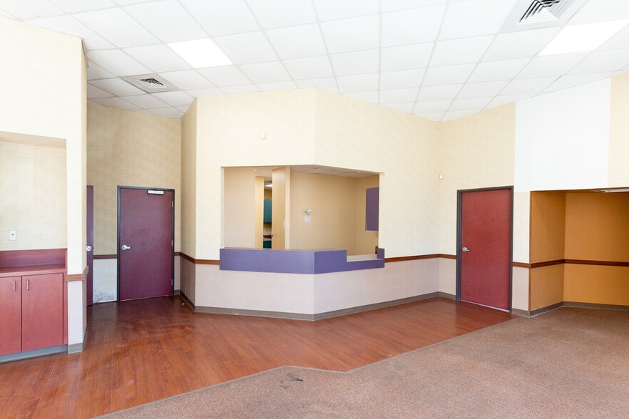 More Photos Of 6340 N Beach St, Haltom City Medical For Lease