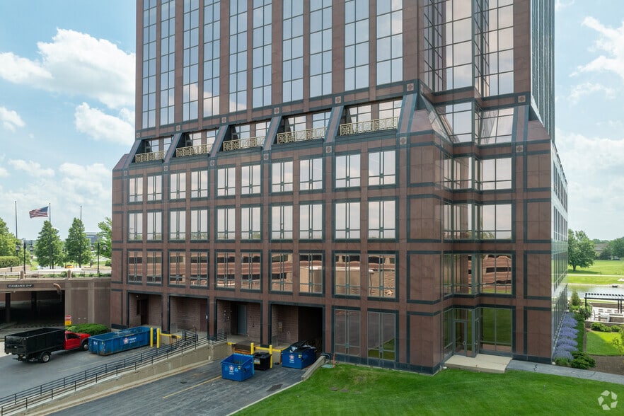 More Photos Of 2 Pierce Pl, Itasca Office For Sale