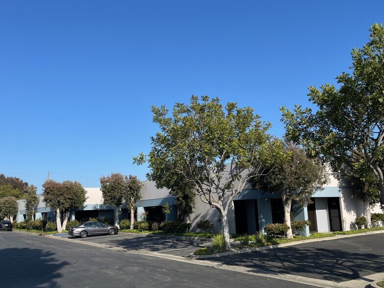 More Photos Of 1932 Eastman Ave, Ventura Unknown For Lease