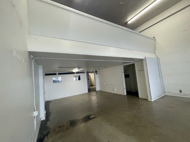 More Photos Of 1249-1253 S Beretania St, Honolulu Storefront Retail Office For Lease