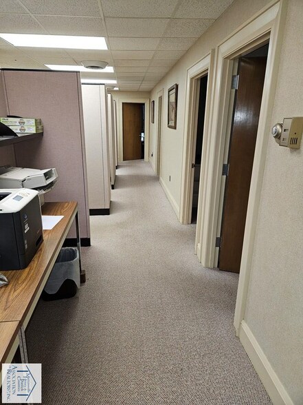 More Photos Of 2611 Riverside Dr, Bassett Office For Sale