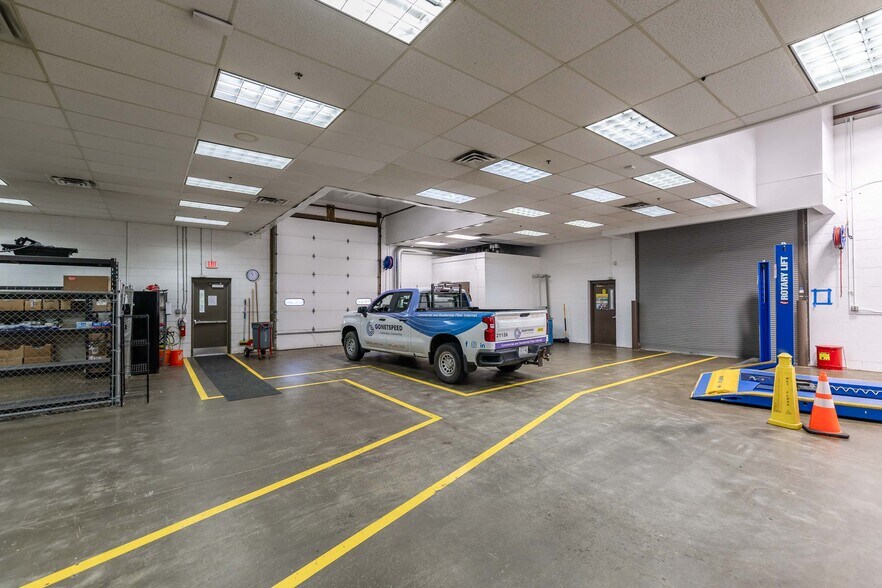 More Photos Of 580 Fishers Station Dr, Victor Warehouse For Lease