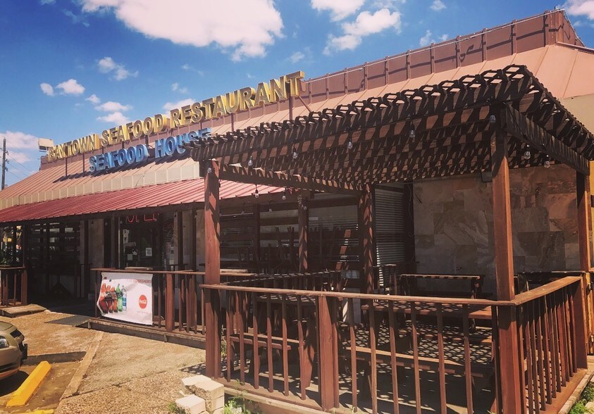 More Photos Of 9205 S Main St, Houston Restaurant For Lease