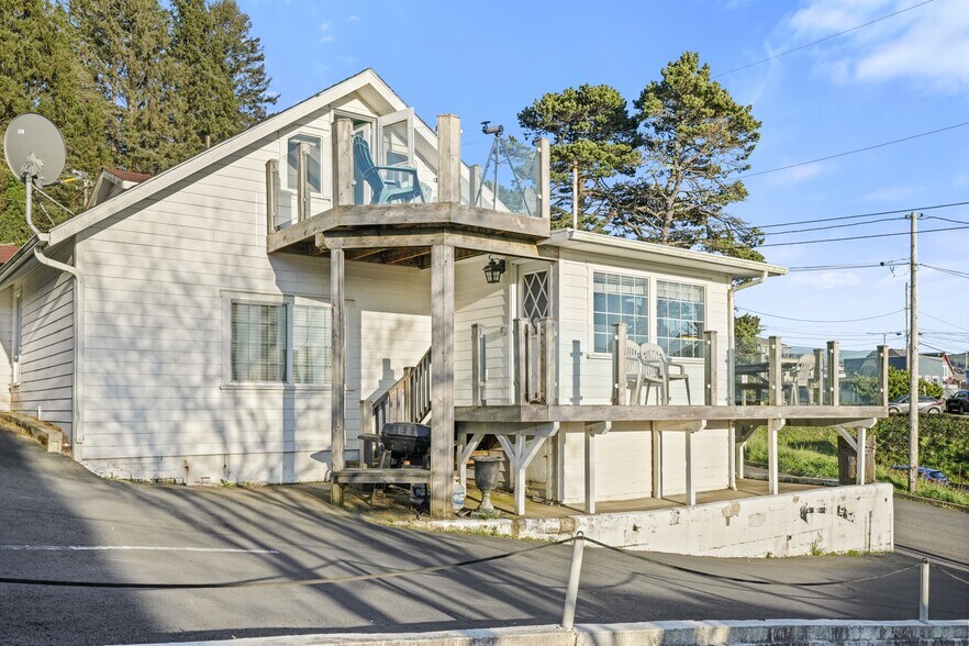 More Photos Of 25 NE Clarke St, Depoe Bay Specialty For Sale
