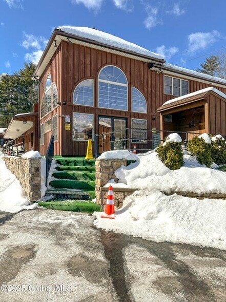 More Photos Of 1545 Us-9, Lake George Hospitality For Sale