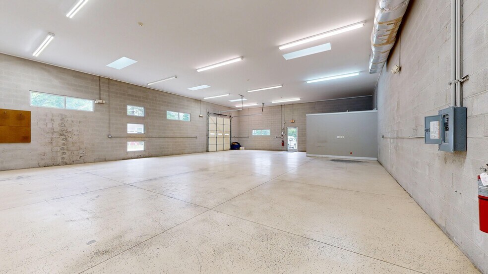 More Photos Of 138 Massey St, Fort Mill Light Manufacturing For Lease