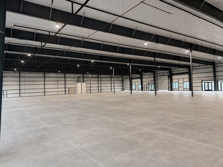 More Photos Of 1530 Kendrick Ln, Lakeland Warehouse For Sale