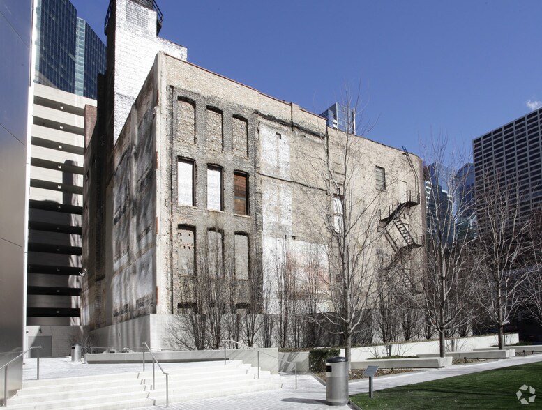 More Photos Of 160 N Franklin St, Chicago Office For Lease