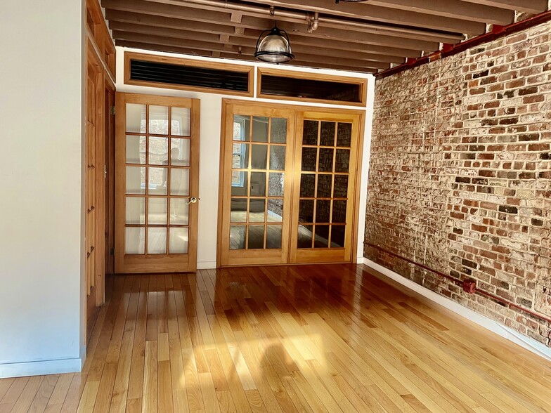 More Photos Of 19 Fulton St, New York Office For Lease