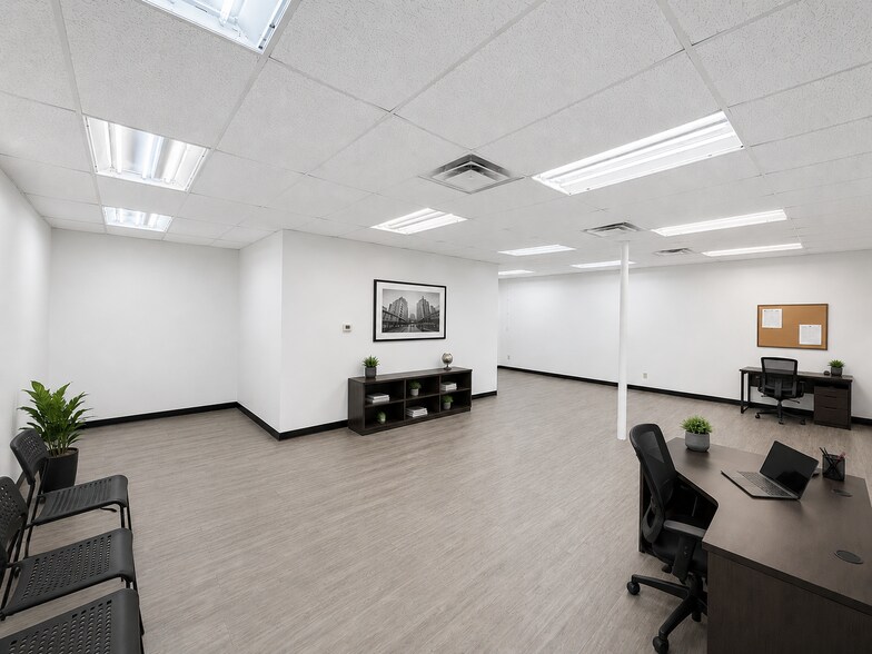 More Photos Of 109 Industrial Blvd, Austin Warehouse For Lease