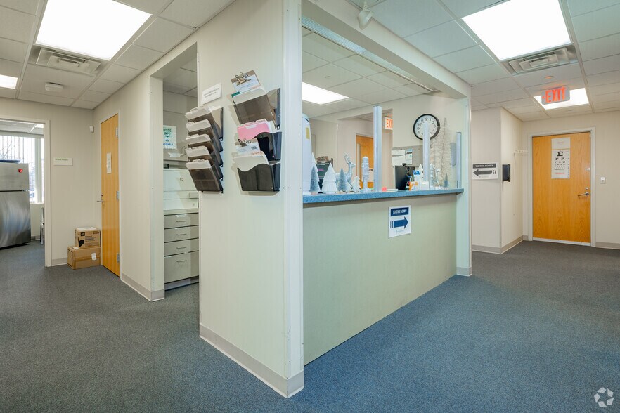 More Photos Of 18636 Dixie Hwy, Homewood Medical For Lease