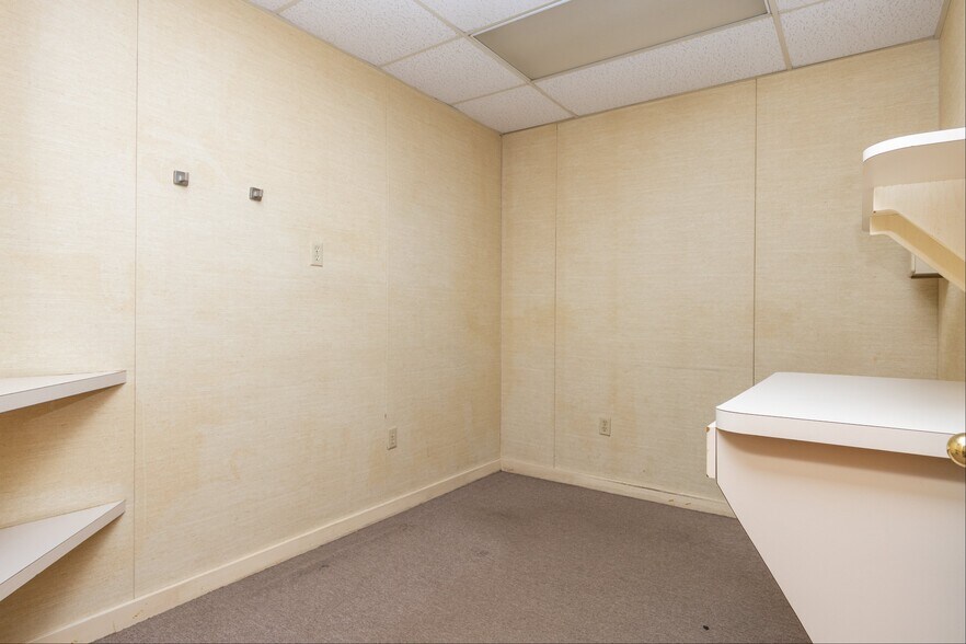 More Photos Of 2630 E Chestnut Ave, Vineland Medical For Sale
