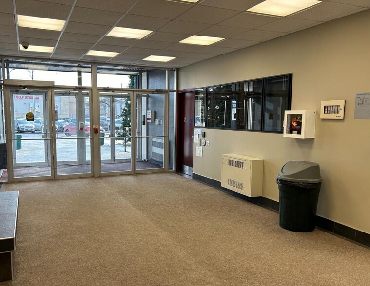 More Photos Of 250 City Centre Ave, Ottawa Medical For Lease