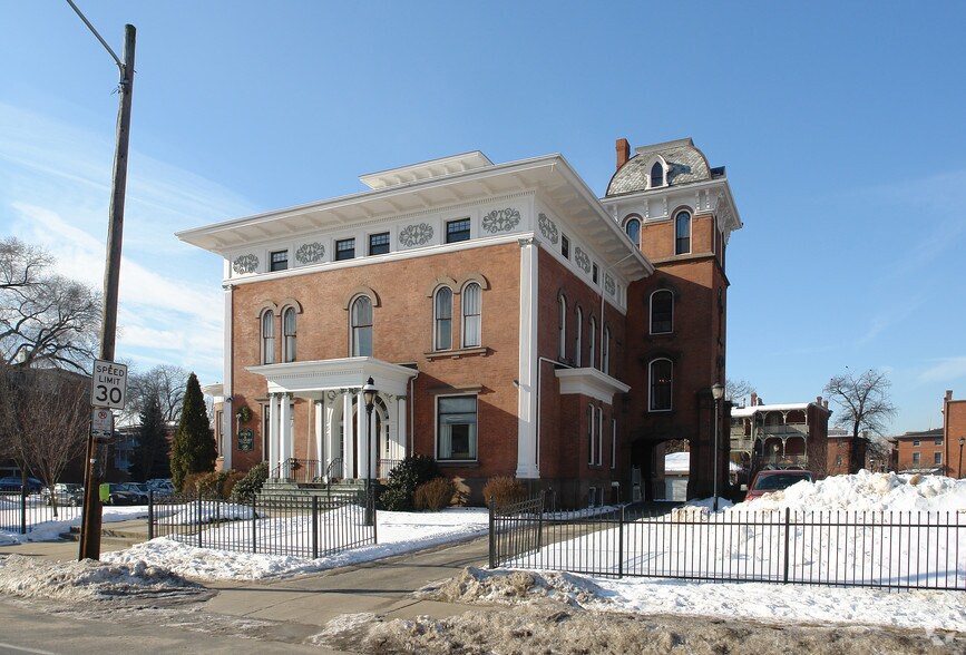 65 Wethersfield Ave, Hartford, CT 06114 Office For Sale