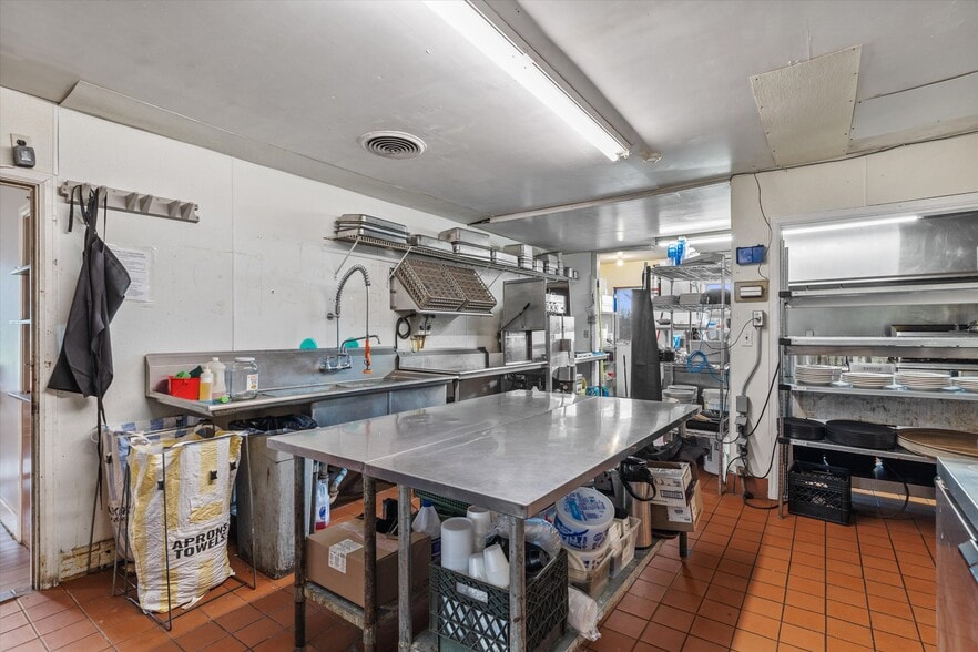 More Photos Of N8240 County Hwy E, Watertown Bar For Sale