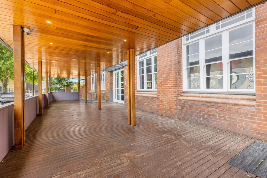 More Photos Of 593 Hunter St, Newcastle West Office For Lease