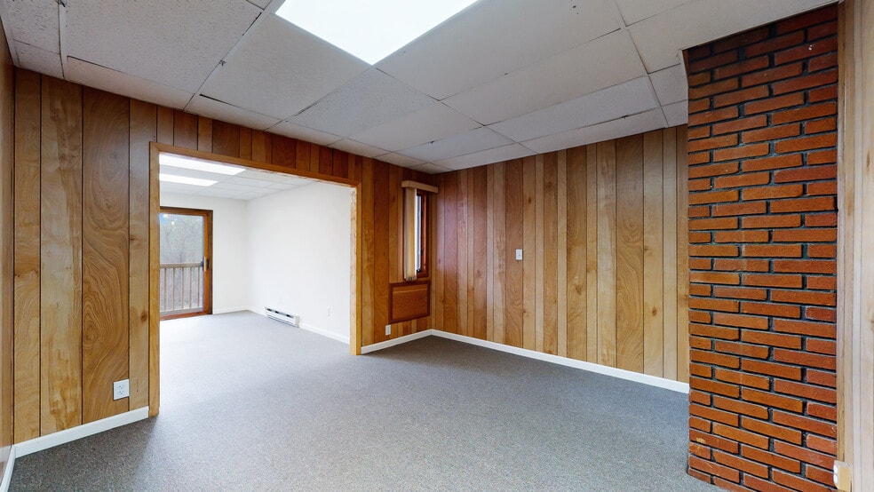 More Photos Of 220 Silver Lake Rd, Dingmans Ferry Office For Sale
