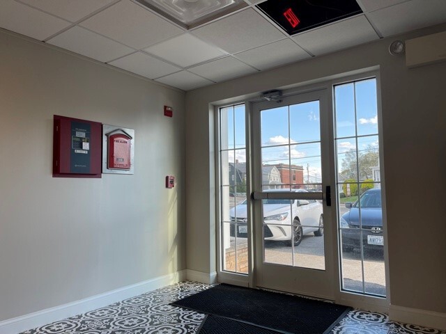 More Photos Of 681 Park Ave, Cranston Storefront Retail Office For Lease