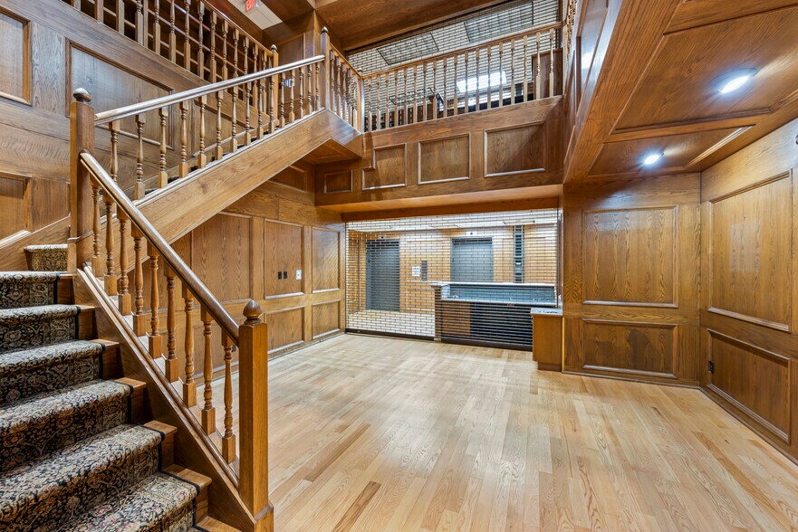 More Photos Of 226 2nd St SE, Cedar Rapids Office For Sale