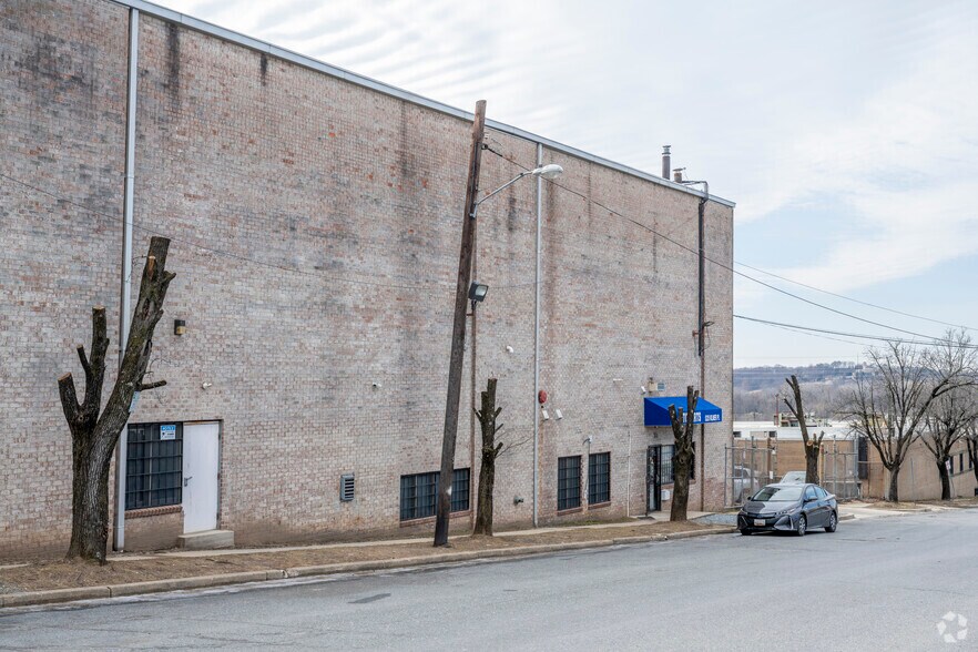More Photos Of 5225 Kilmer Pl, Hyattsville Warehouse For Sale