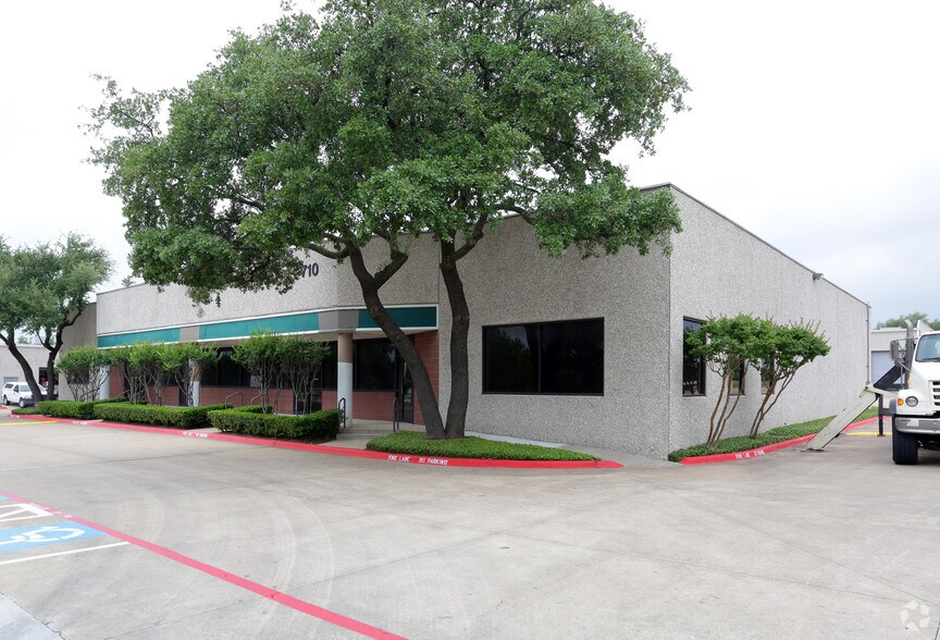 Primary Photo Of 710 Century Pky, Allen Showroom For Lease