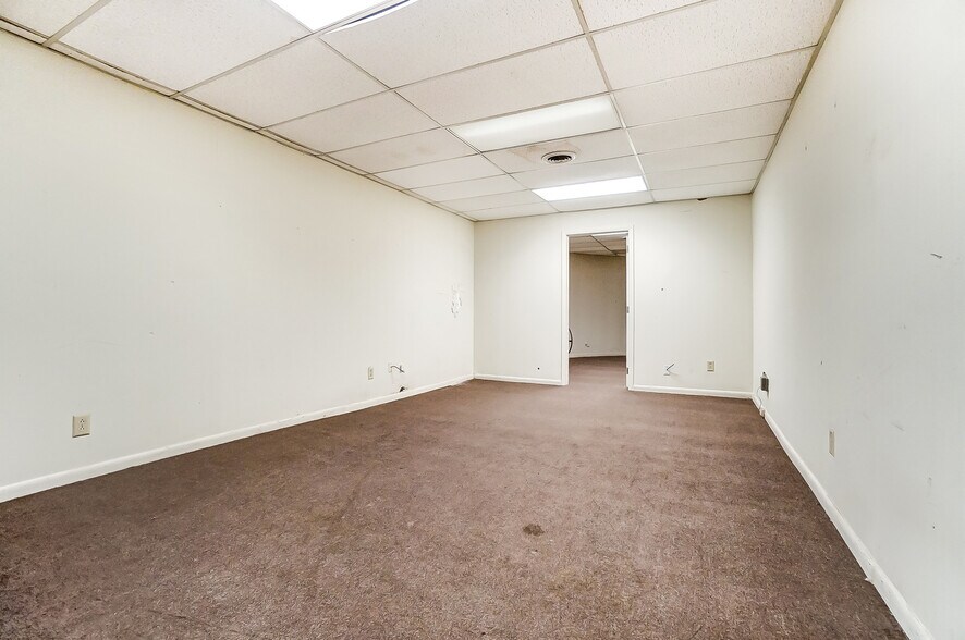 More Photos Of 6750 Brandt Pike, Huber Heights Medical For Sale